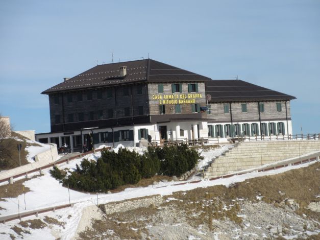 Questa immagine ha l'attributo alt vuoto; il nome del file è 180-43.jpg